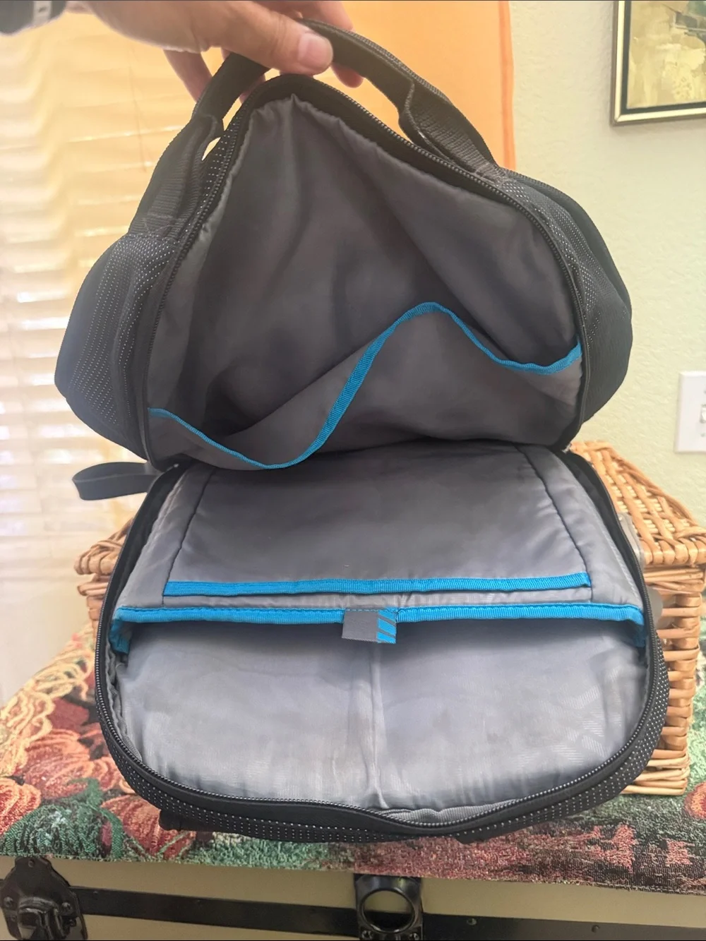 Thule Crossover 32L Backpack, pee-owned.